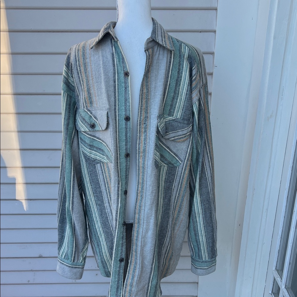 Canyon Guide Outfitters Casual Striped Button-Down Flan Shirt in Green and Gray
